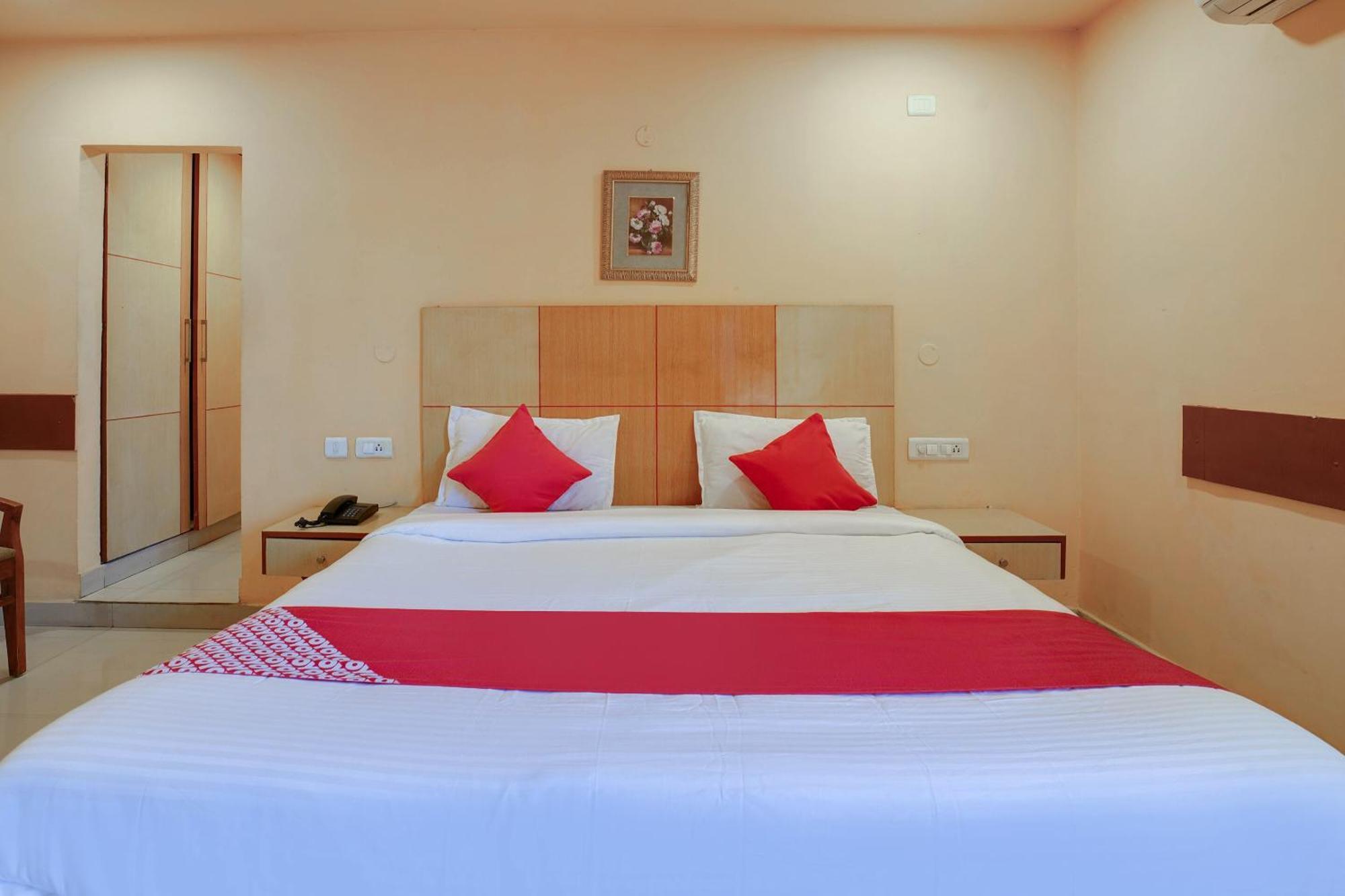 Hotel O Shanta Residency Lodge Sururnagar Екстер'єр фото