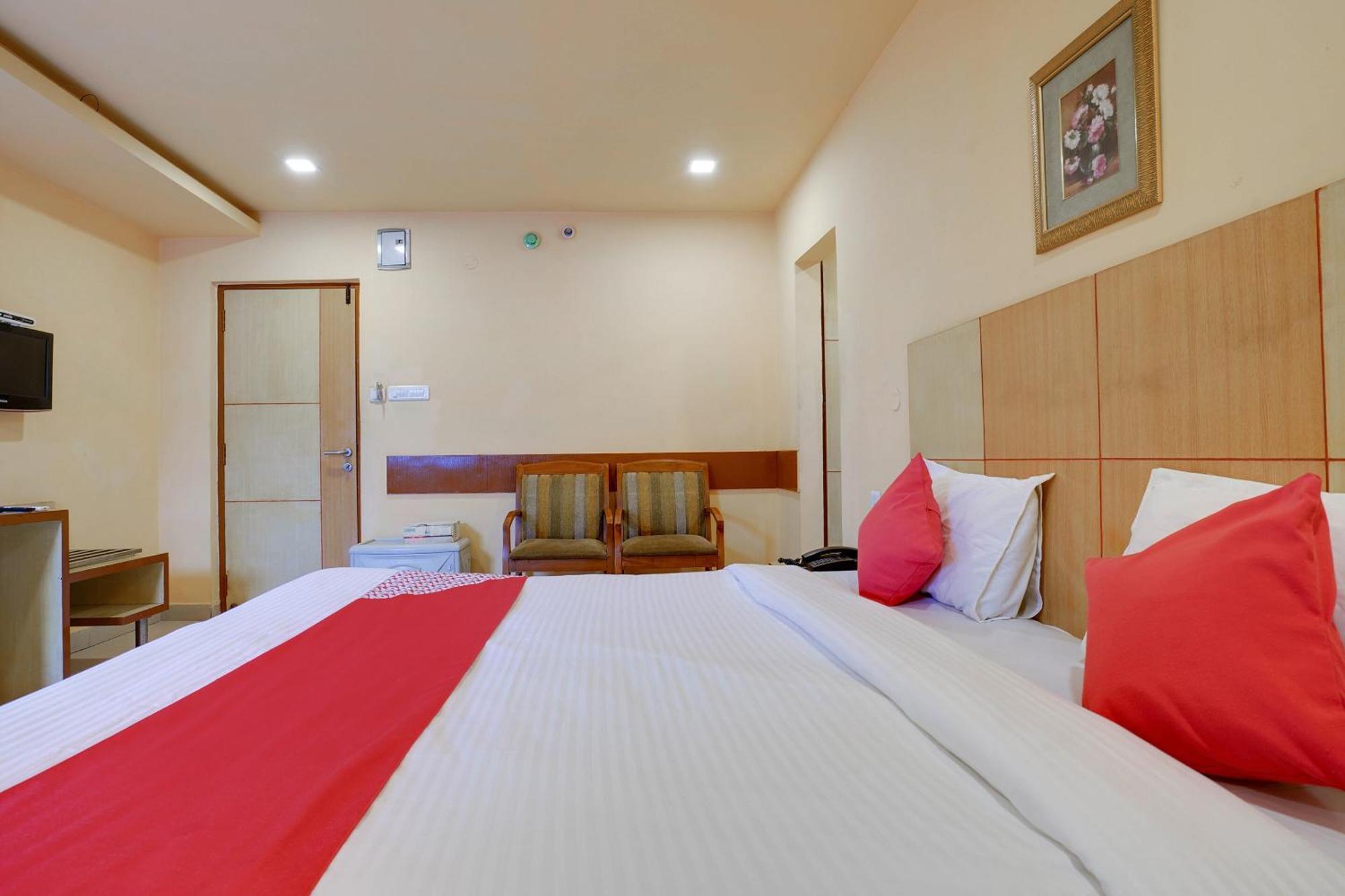 Hotel O Shanta Residency Lodge Sururnagar Екстер'єр фото
