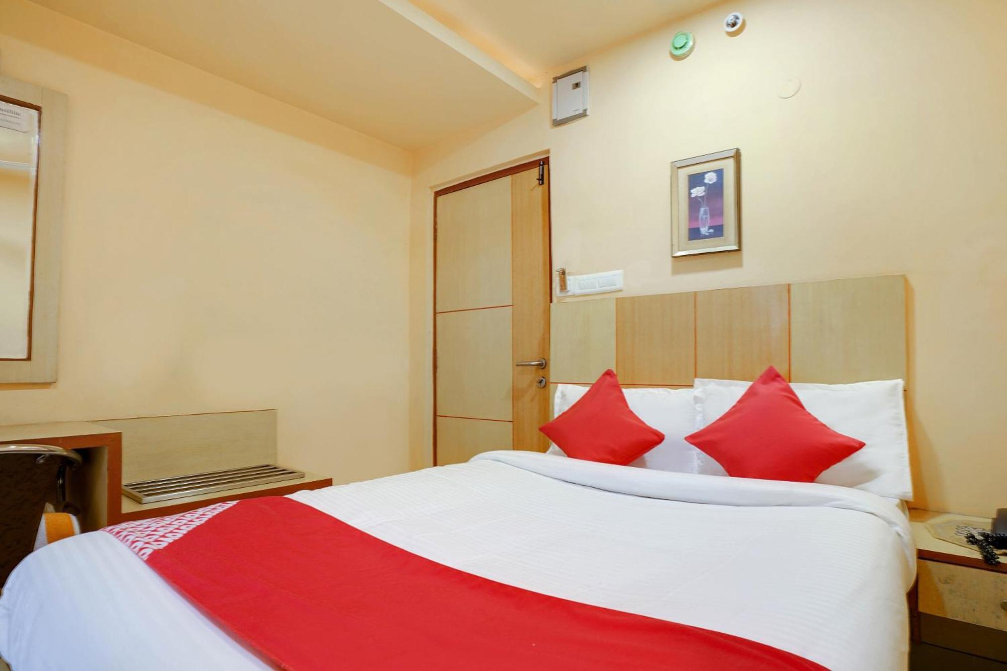 Hotel O Shanta Residency Lodge Sururnagar Екстер'єр фото