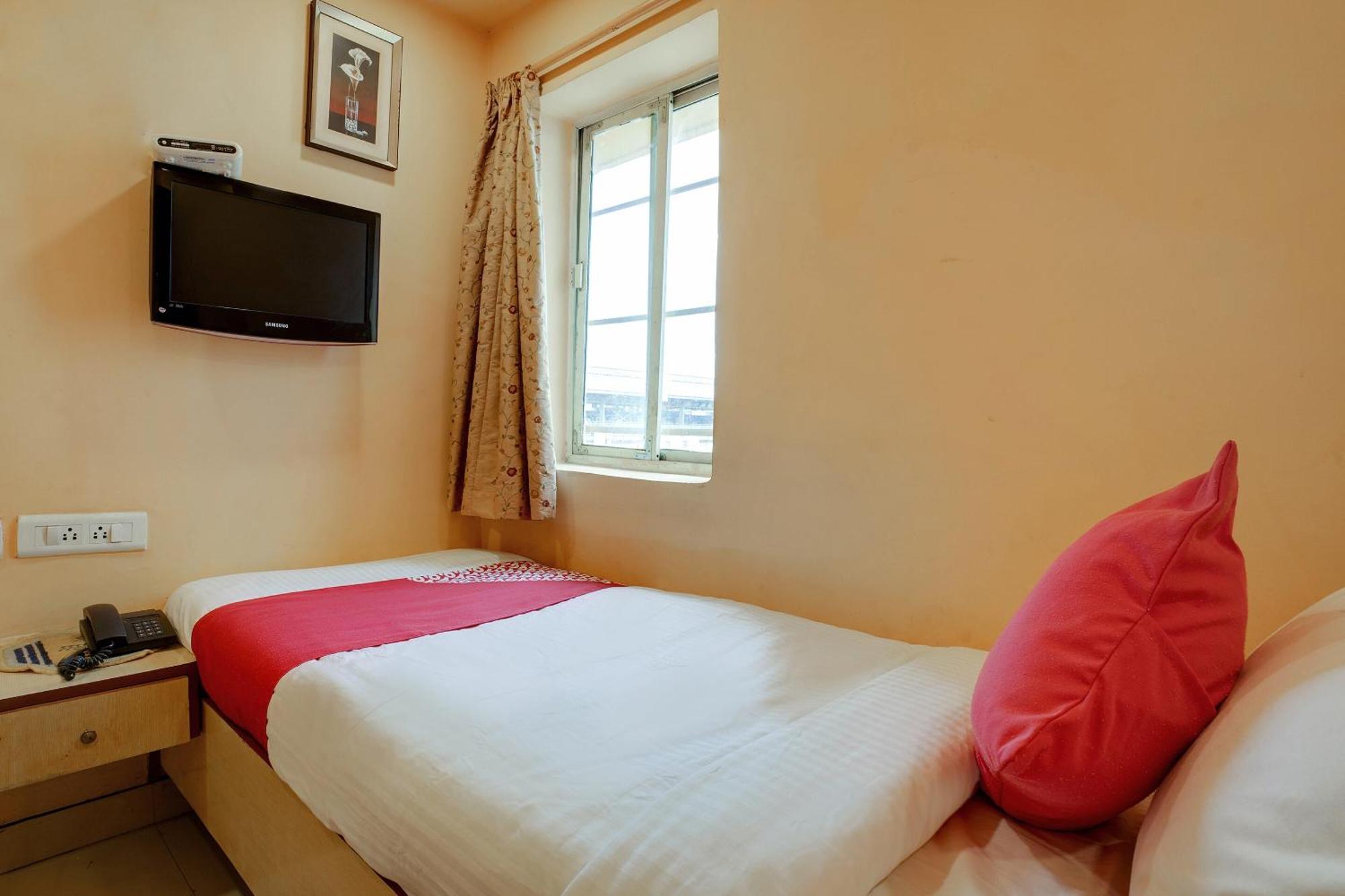 Hotel O Shanta Residency Lodge Sururnagar Екстер'єр фото