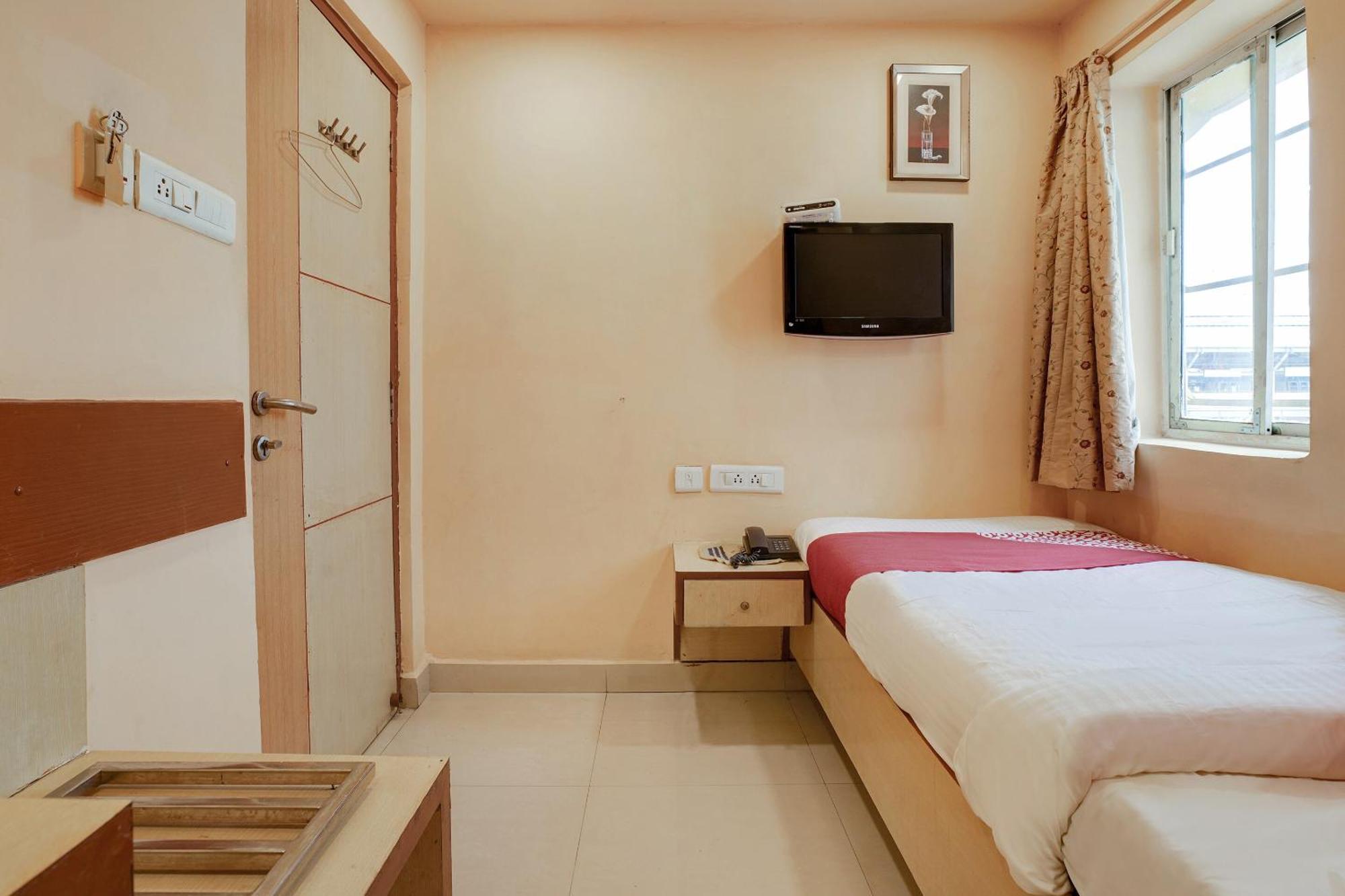 Hotel O Shanta Residency Lodge Sururnagar Екстер'єр фото
